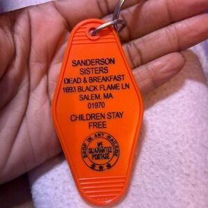 Hocus Pocus, Sanderson sisters Vintage Style Motel Key Fob~Halloween